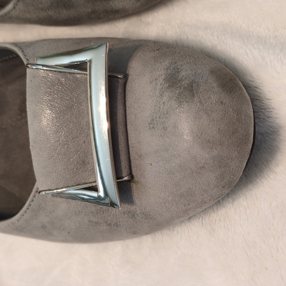 Aerosoles Silver Gray Leather Flats - Picture 4 of 10